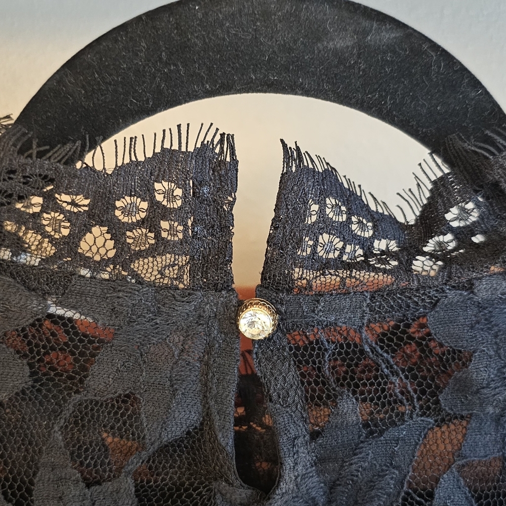 Oserjep - Black Floral Lace Blouse - Picture 3 of 7